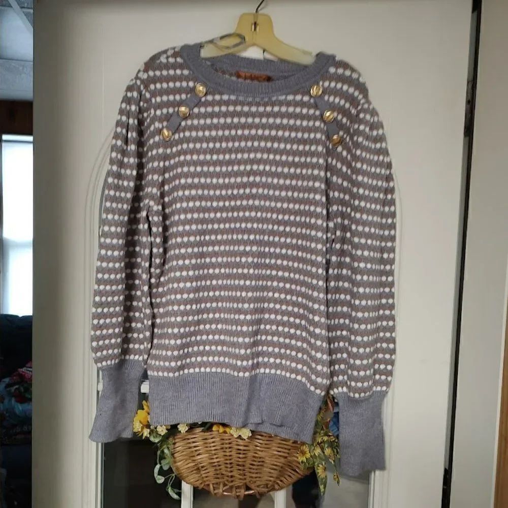 New Belldini Gray White Iced Latte Colored Gold Buttons Sweater Women's XL
